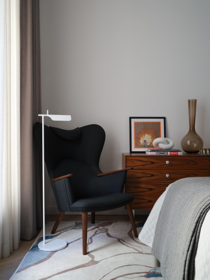 Fernando Piva - NYC Chelsea Apartment - Photo Reid Rolls - Master Bedroom