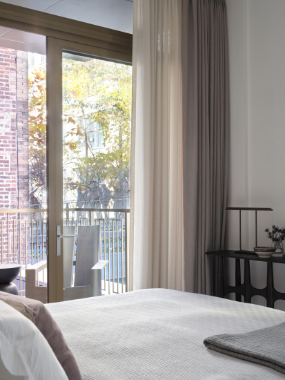 Fernando Piva - NYC Chelsea Apartment - Photo Reid Rolls - Master Bedroom